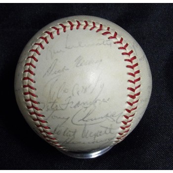 Atlanta Braves 1967 Team Signed Baseball by 26 Hank Aaron JSA Authenticated