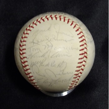 Atlanta Braves 1967 Team Signed Baseball by 26 Hank Aaron JSA Authenticated