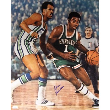 Oscar Robertson Milwaukee Bucks Signed 16x20 Matte Photo JSA Authenticated