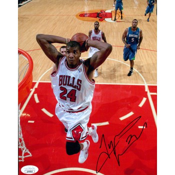 Tyrus Thomas Chicago Bulls Signed 8x10 Matte Photo JSA Authenticated