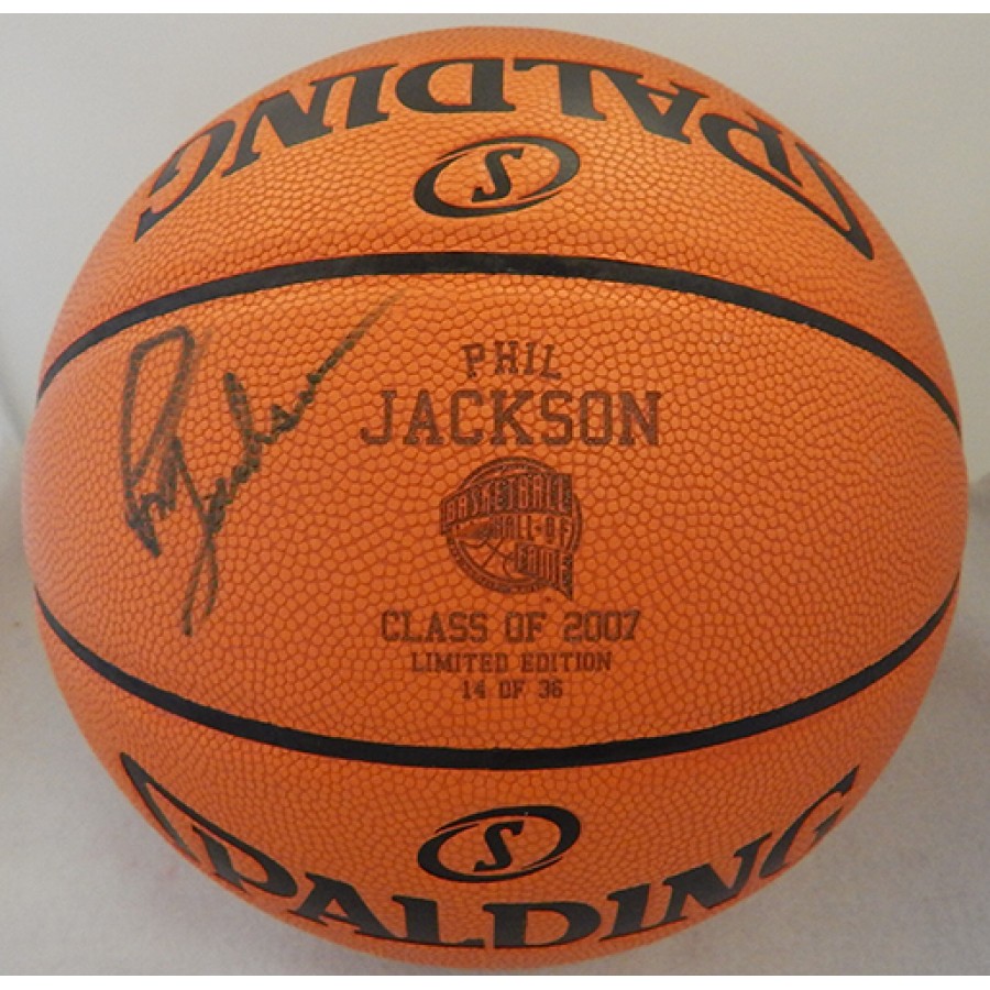 The Naismith Memorial Basketball Hall of Fame :: Phil Jackson