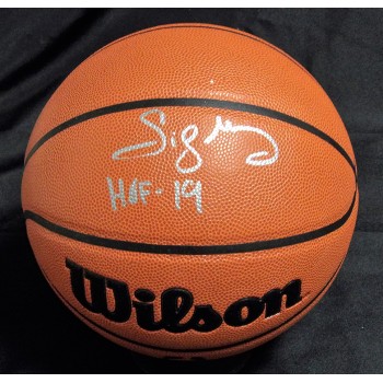 Sidney Moncrief Signed Spalding Indoor/Outdoor Basketball TRISTAR Authenticated