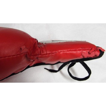 Israel Vazquez Boxer Signed Red Everlast Boxing Glove PSA Authenticated No Card