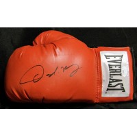 Oscar de la Hoya Boxer Signed Red Everlast Boxing Glove JSA Authenticated