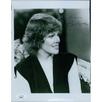Lynn Redgrave Actress Signed 8x10 Glossy Photo JSA Authenticated