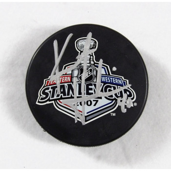Kent Huskins Anaheim Ducks Signed 2007 Stanley Cup Hockey Puck JSA Authenticated